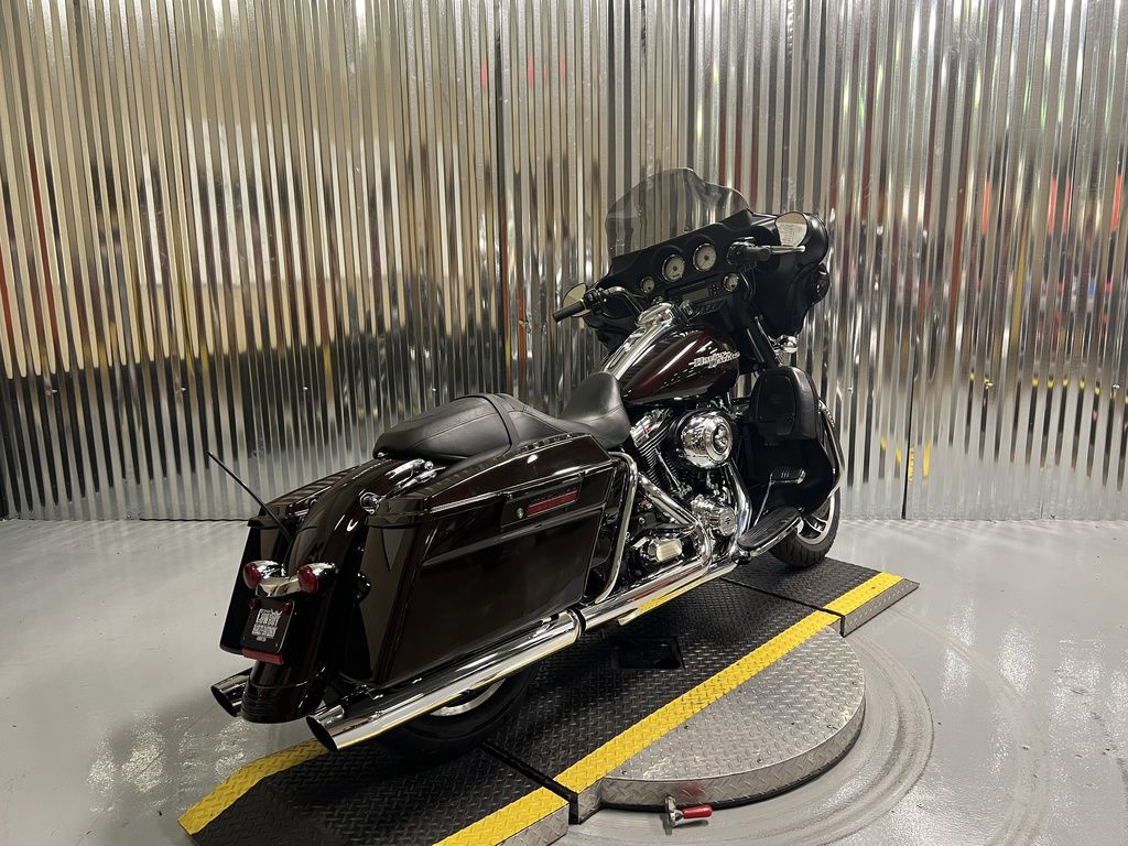 Street Glide®