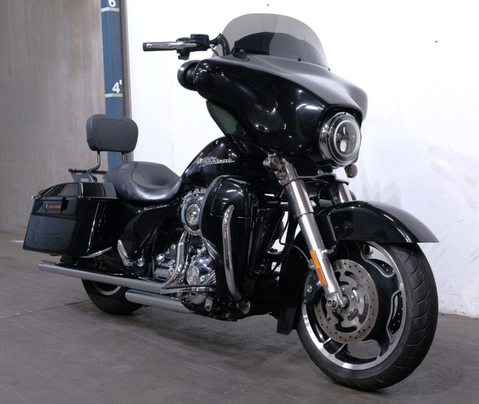 Street Glide®
