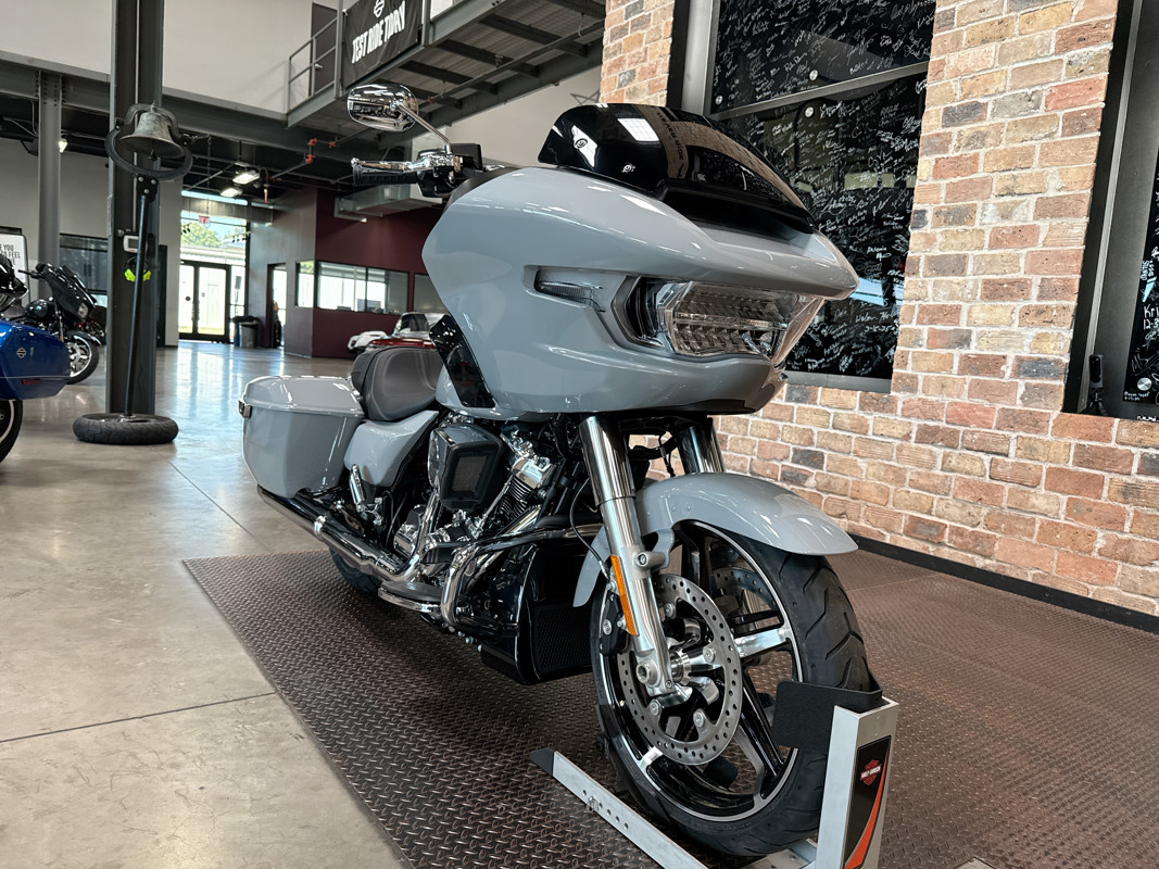Road Glide®
