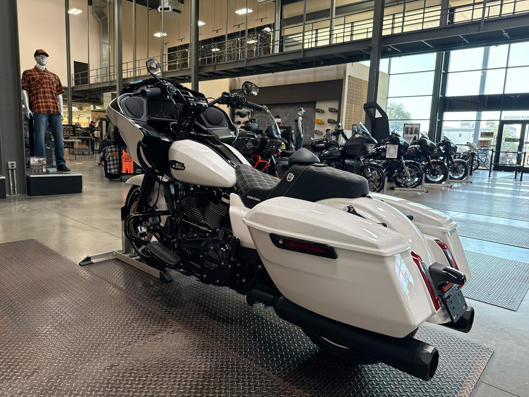 Road Glide®