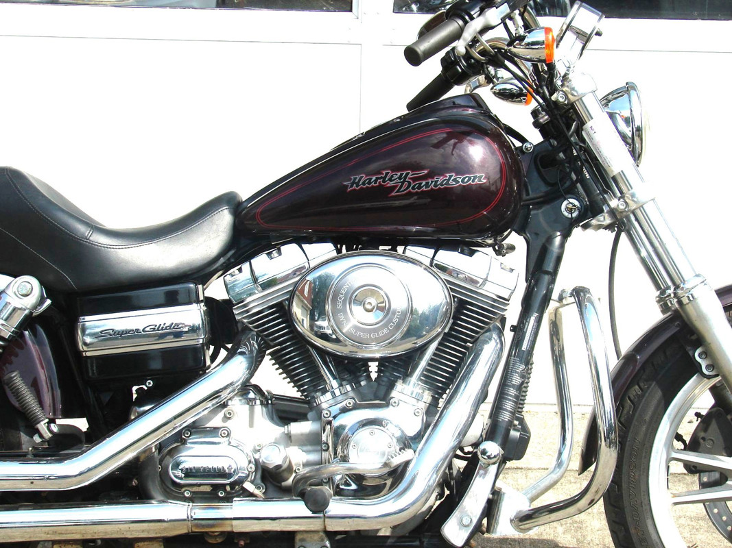 Dyna® Super Glide® Custom