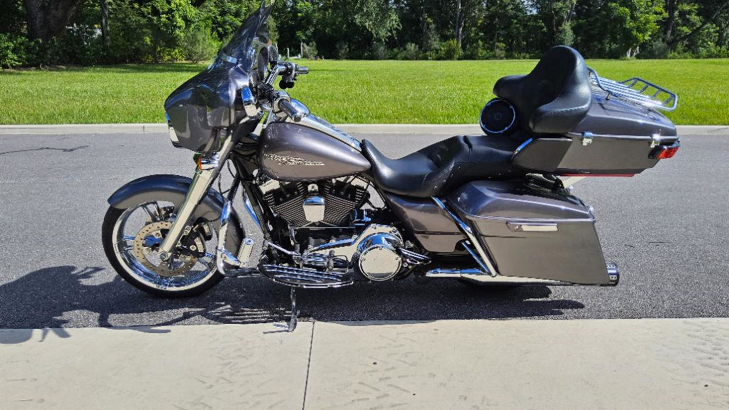 Street Glide®