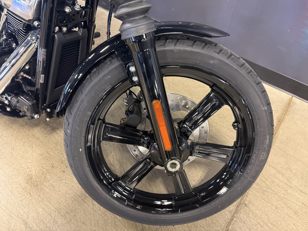 Street Bob®