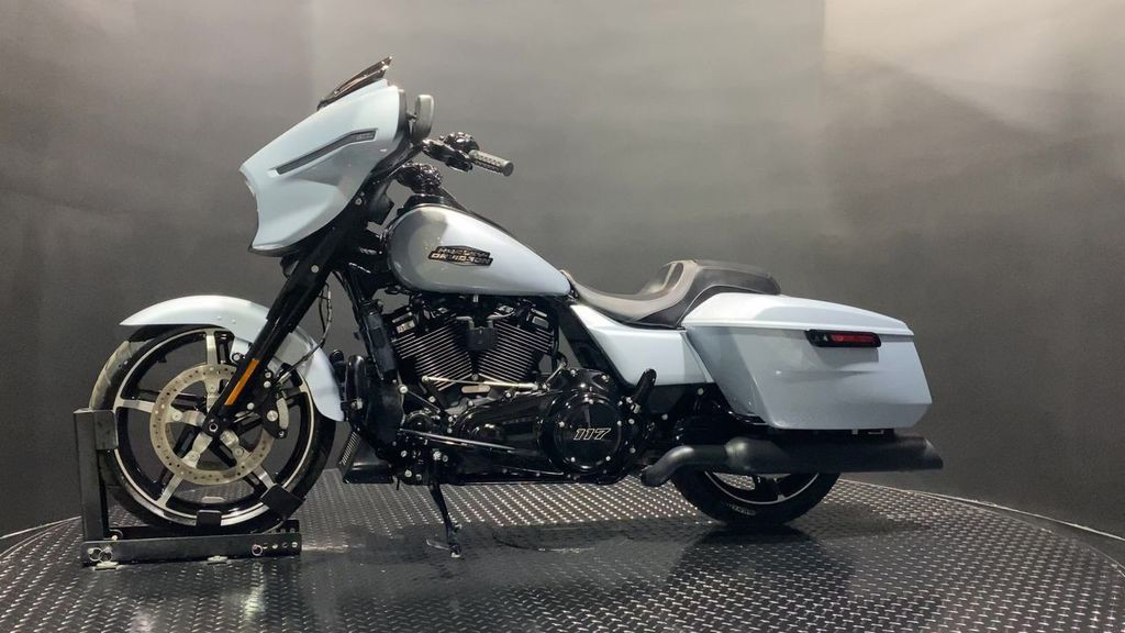 Street Glide®