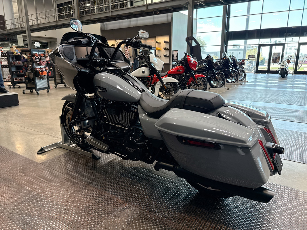 Road Glide®