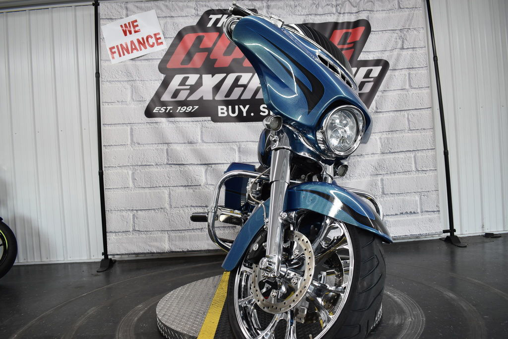 Street Glide®