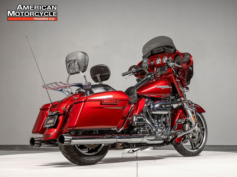 Street Glide®