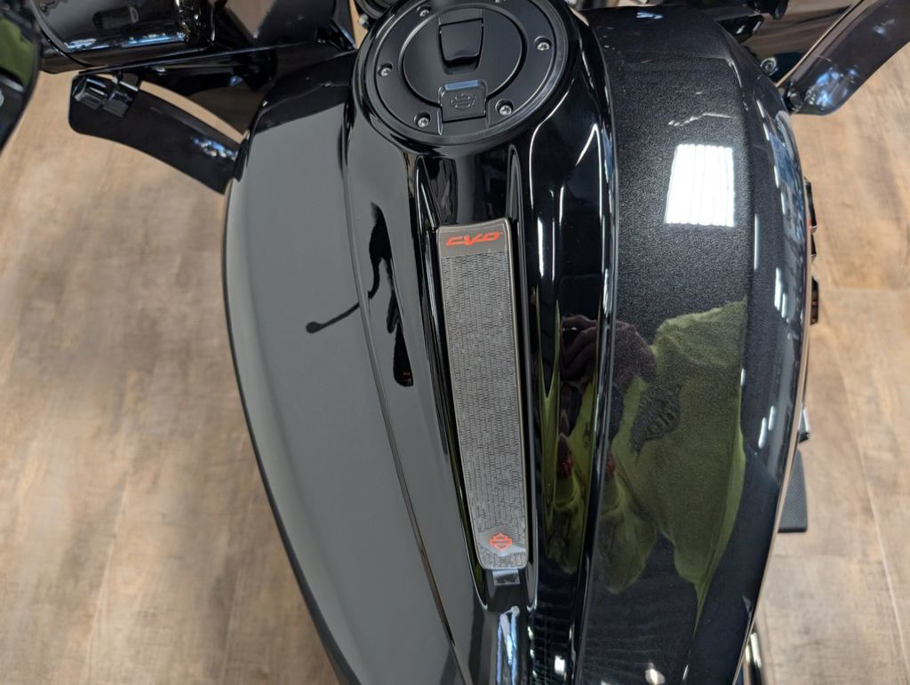 CVO® Road Glide®