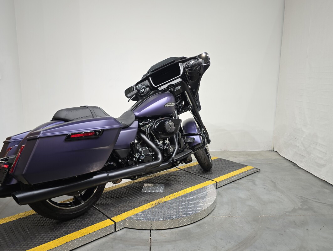 Street Glide®