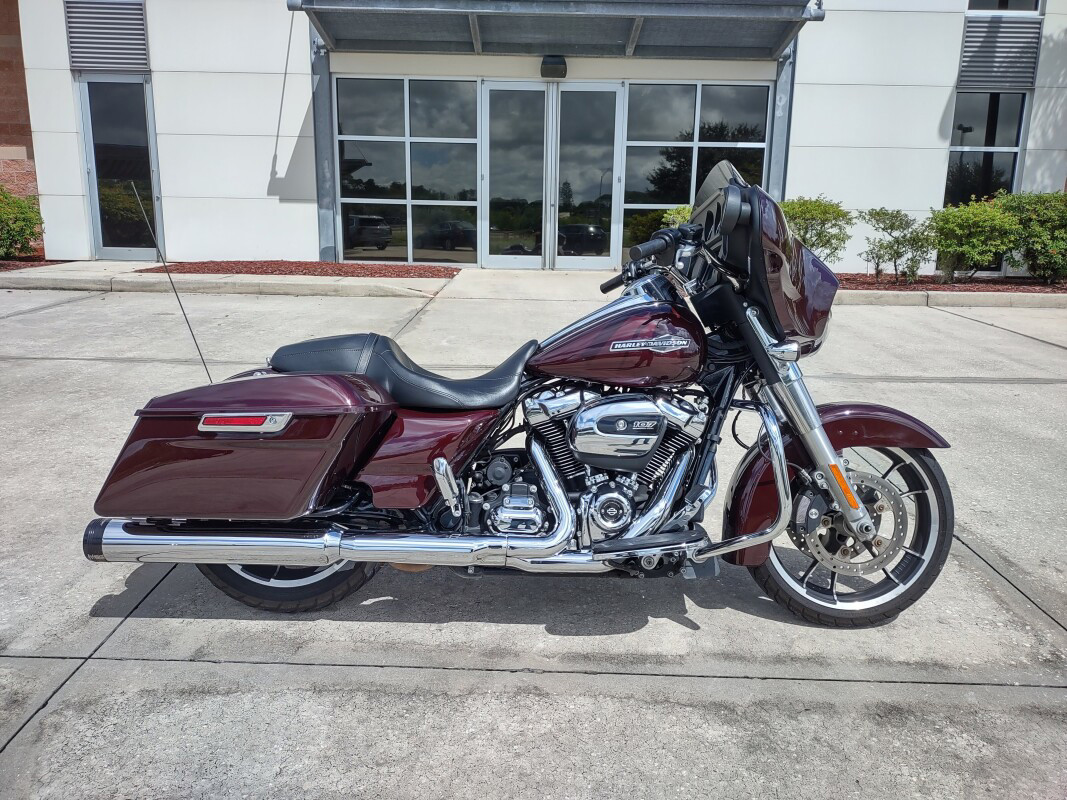 Street Glide®
