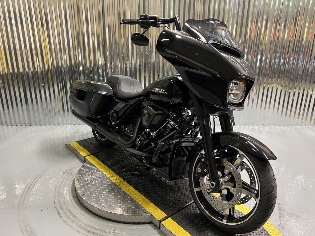 Street Glide®