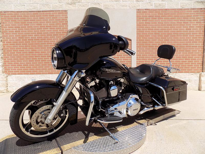 Street Glide®