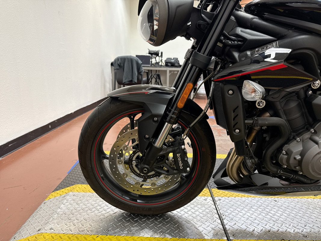 Street Triple R
