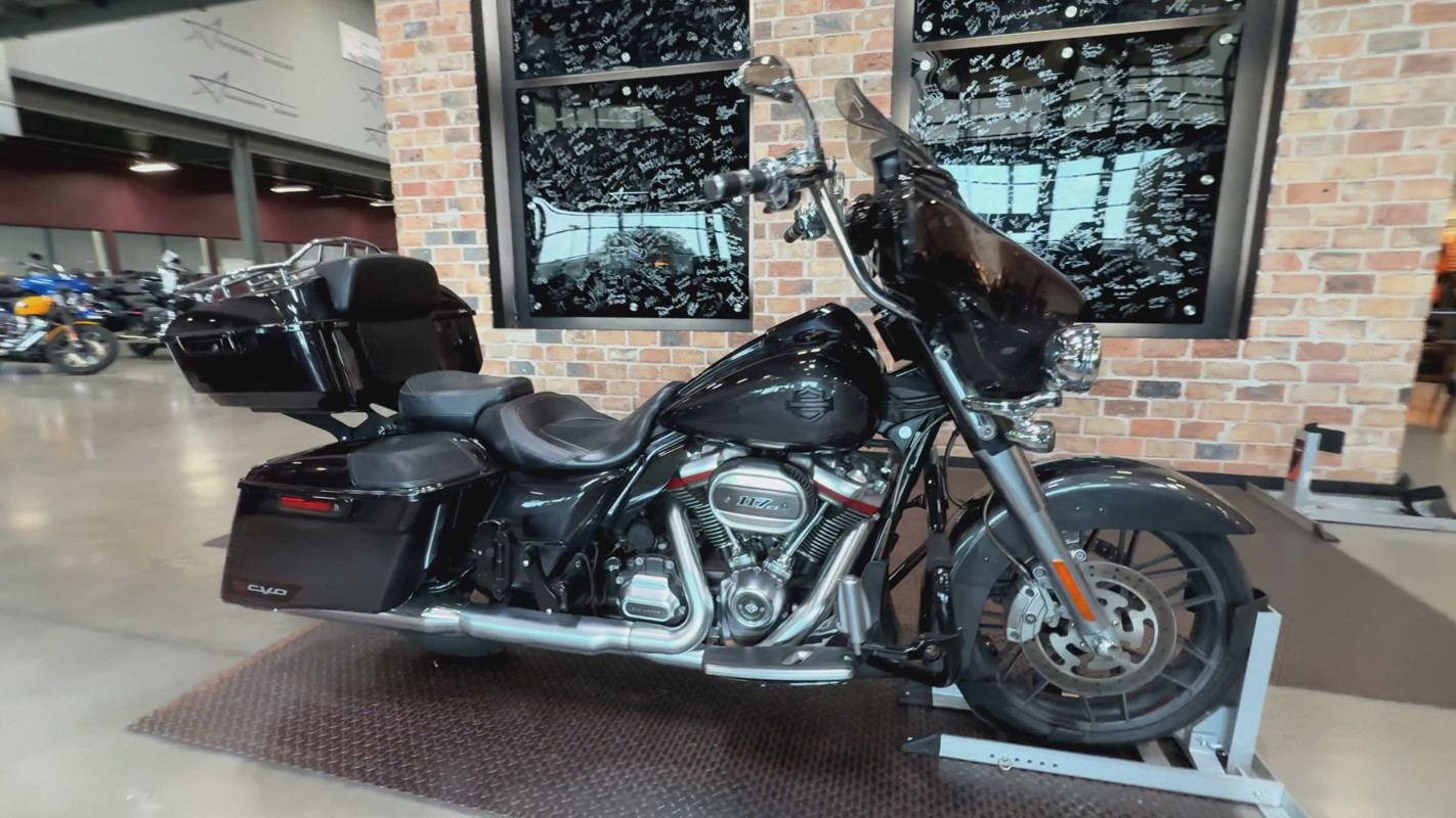 CVO® Street Glide®