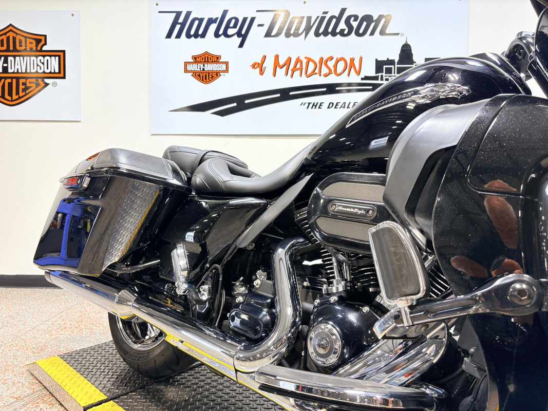 CVO® Street Glide®