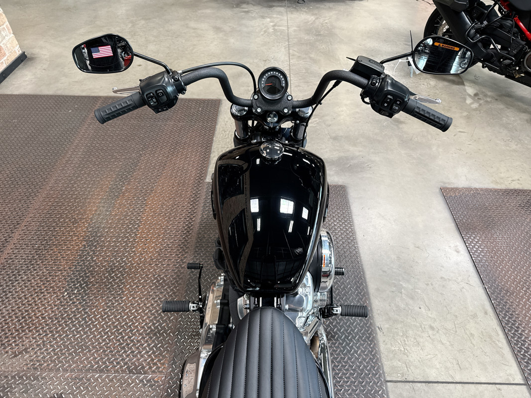 Street Bob®