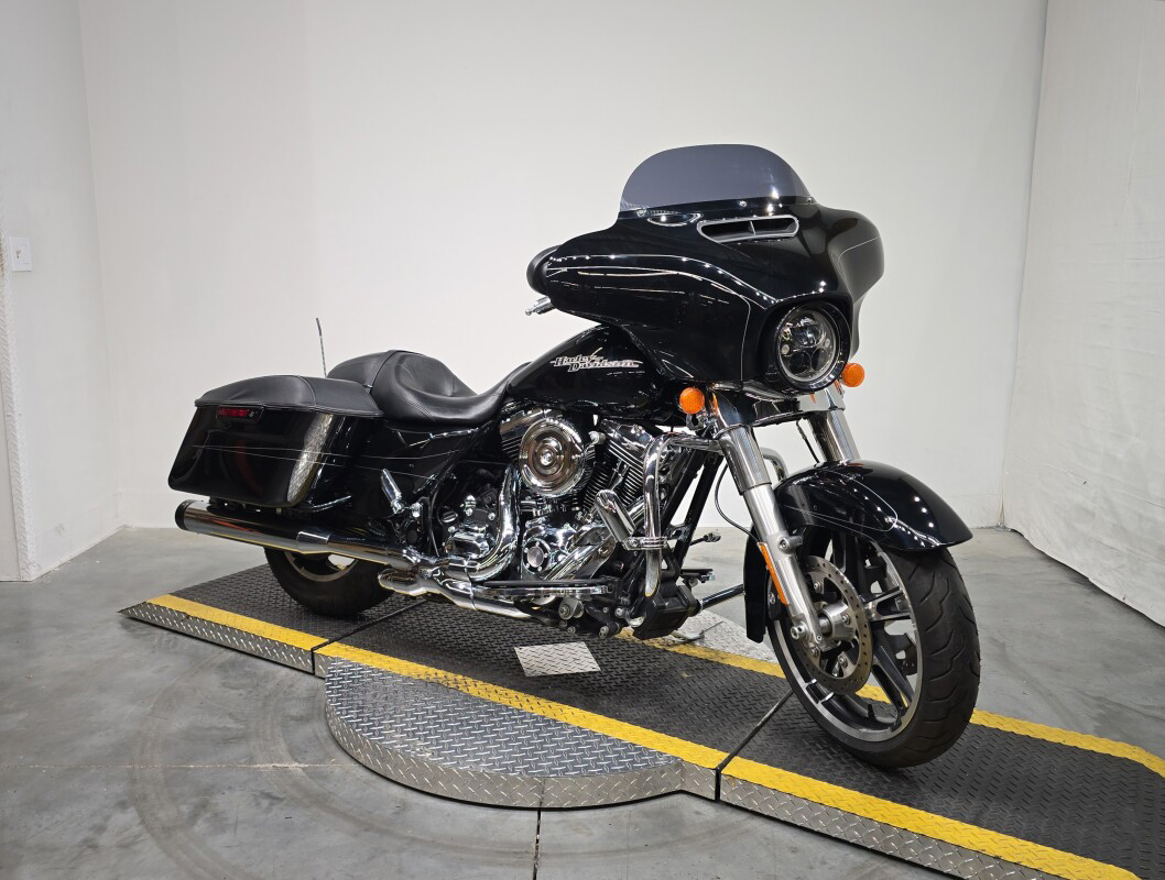 Street Glide®