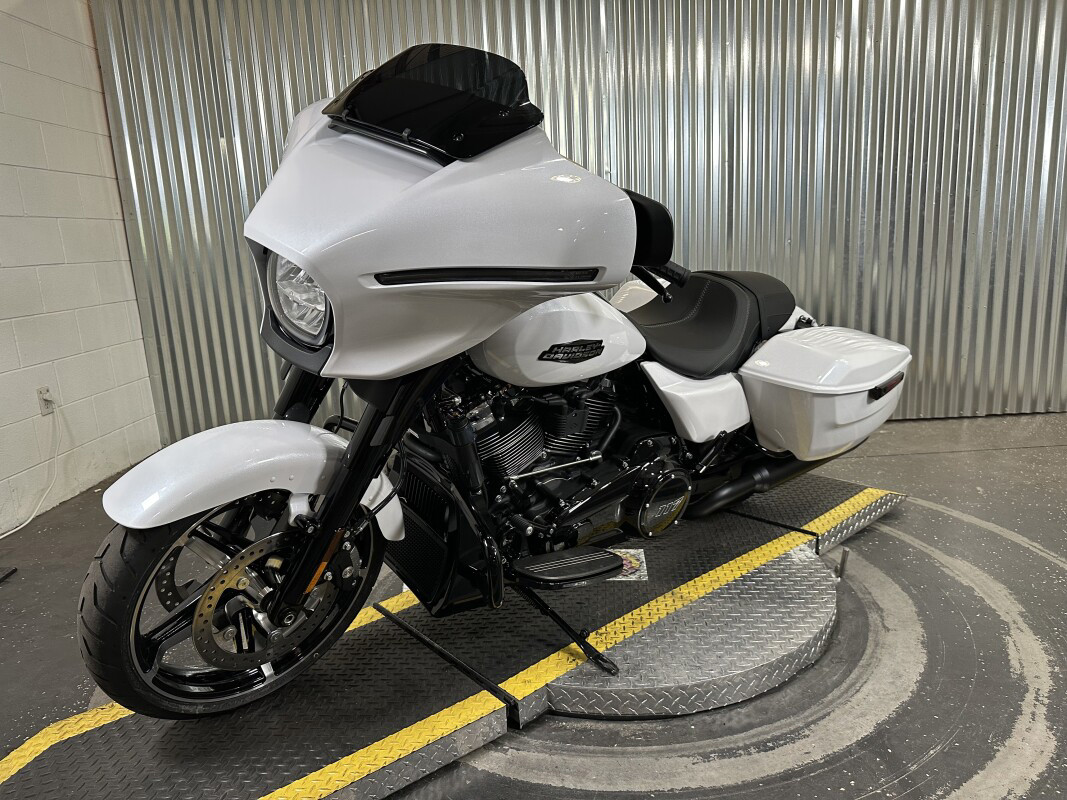 Street Glide®