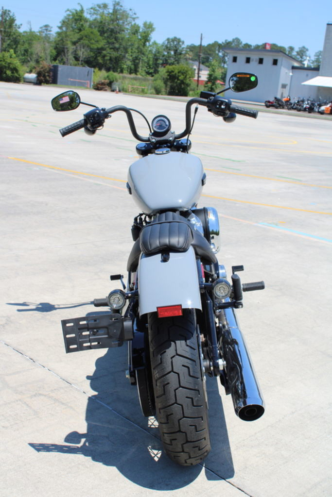 Street Bob®