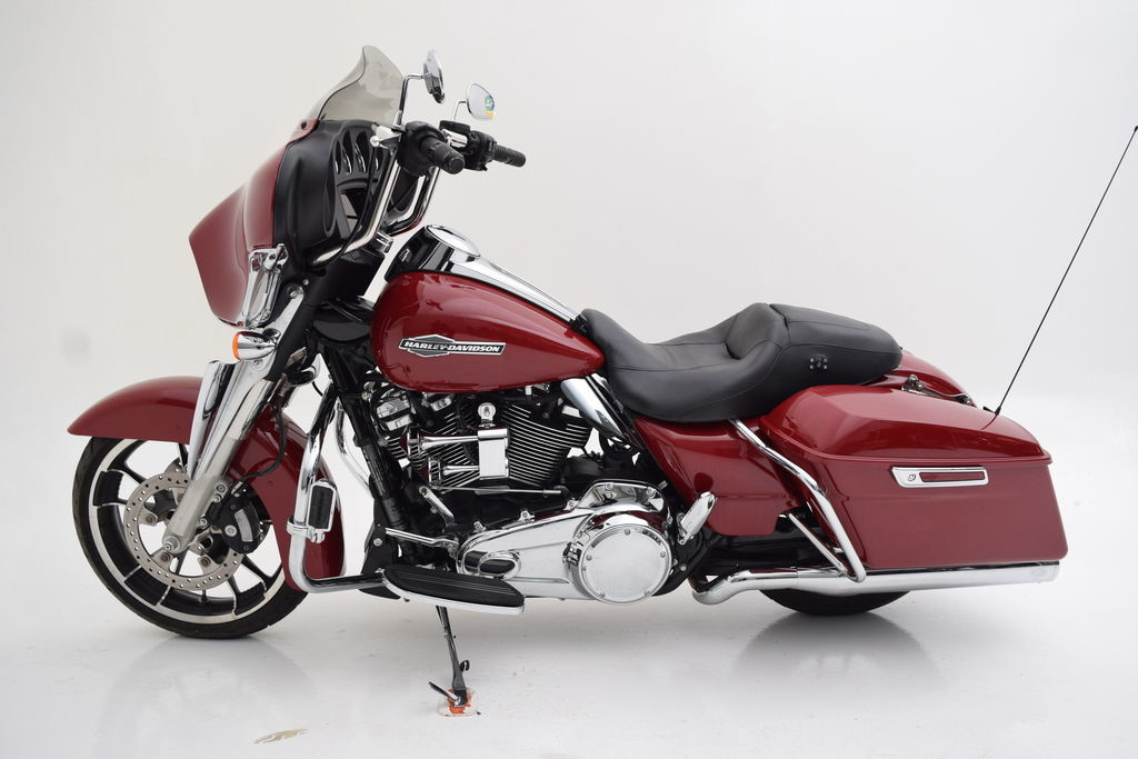 Street Glide®