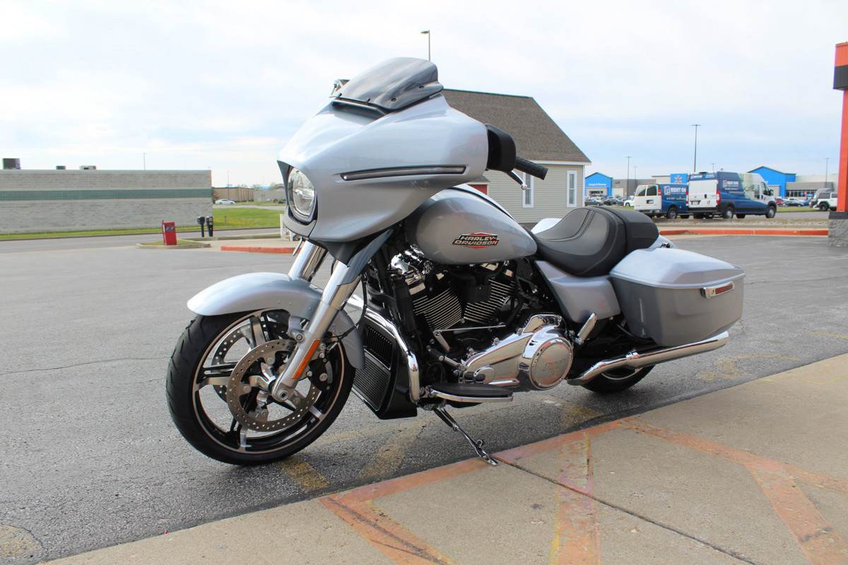 Street Glide®