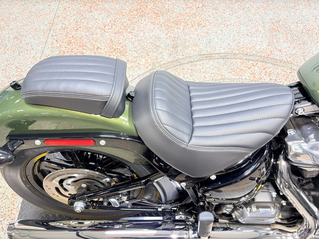 Street Bob®