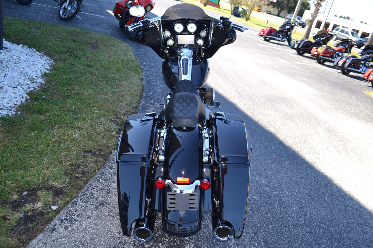 Street Glide®