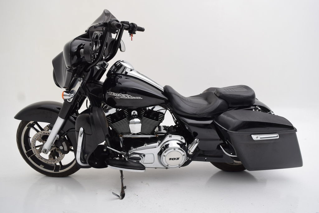Street Glide®