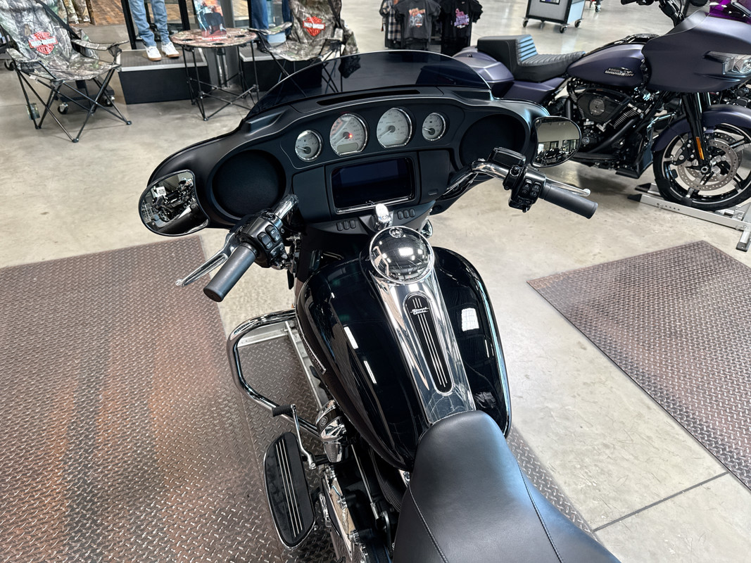 Street Glide®