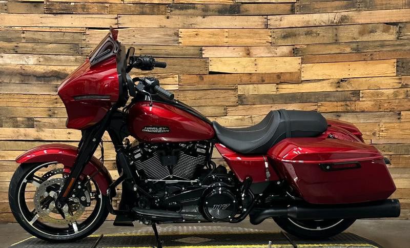 Street Glide®