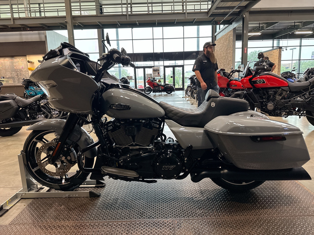 Road Glide®