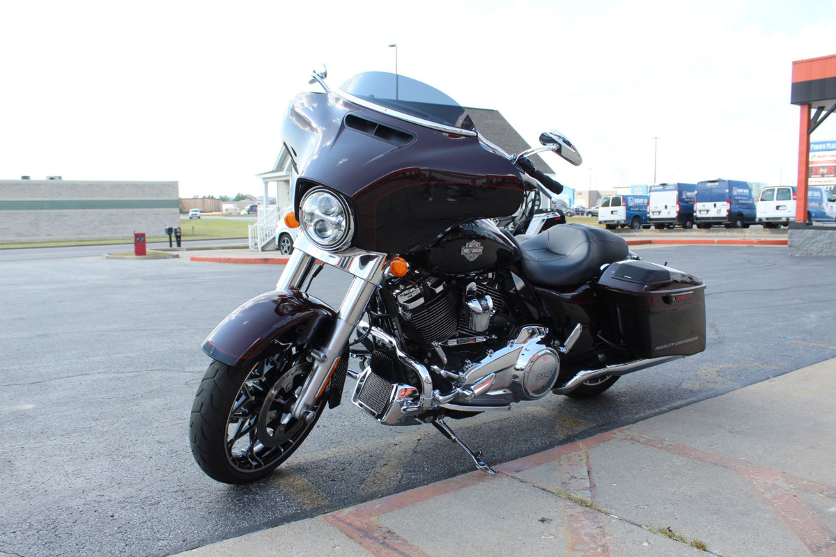 Street Glide®