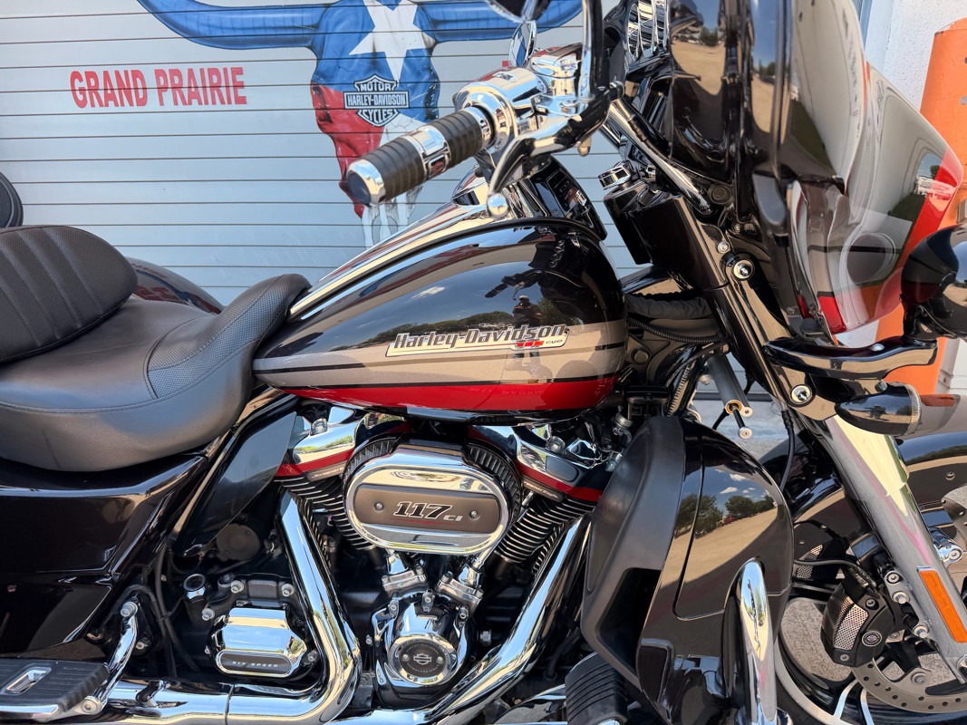 CVO Tri Glide® Ultra
