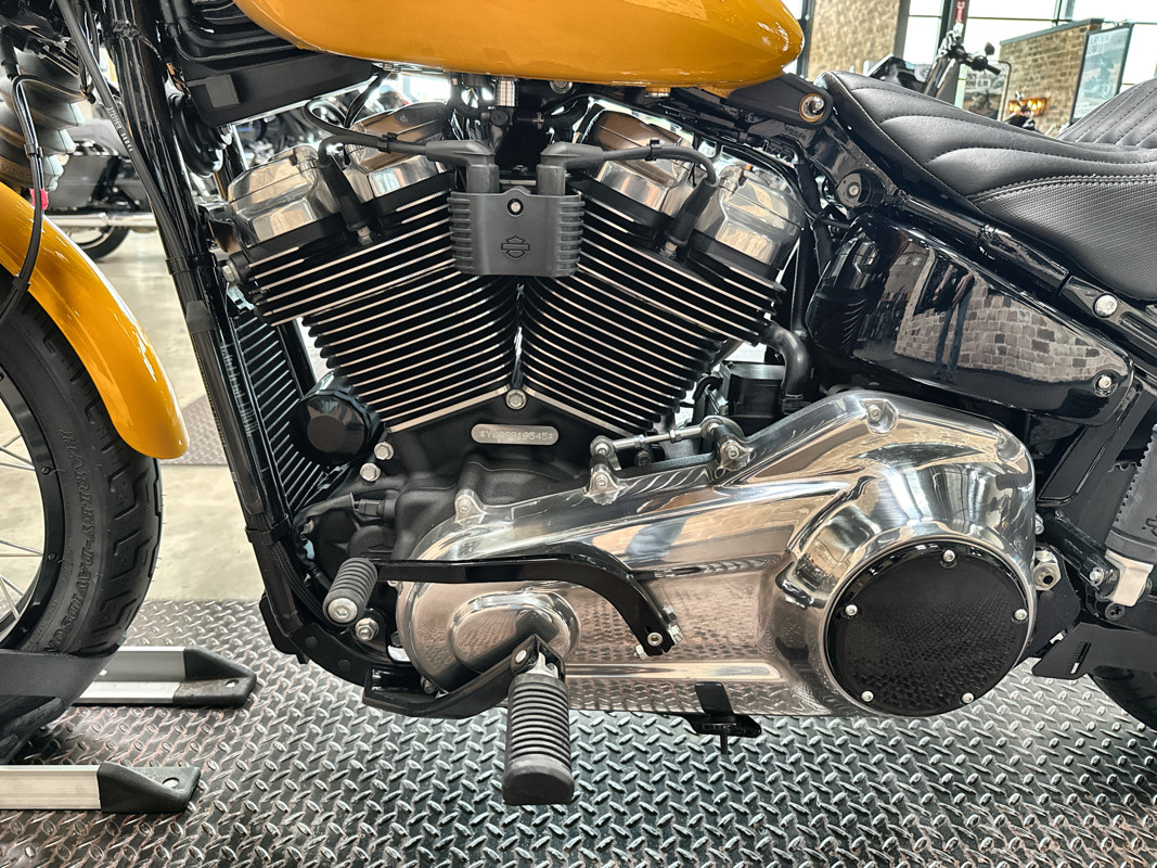 Street Bob®