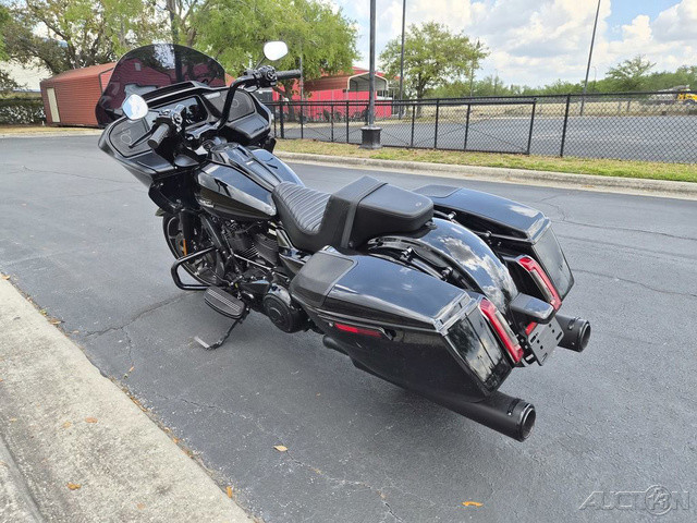 Road Glide®
