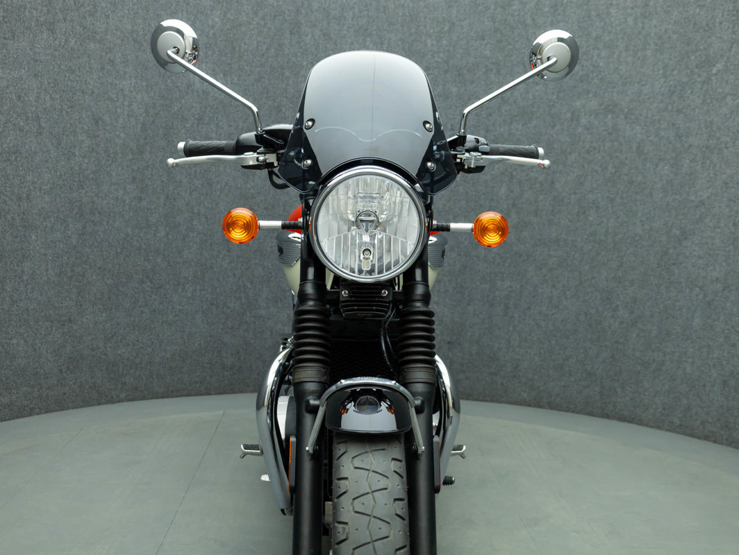 Bonneville T100