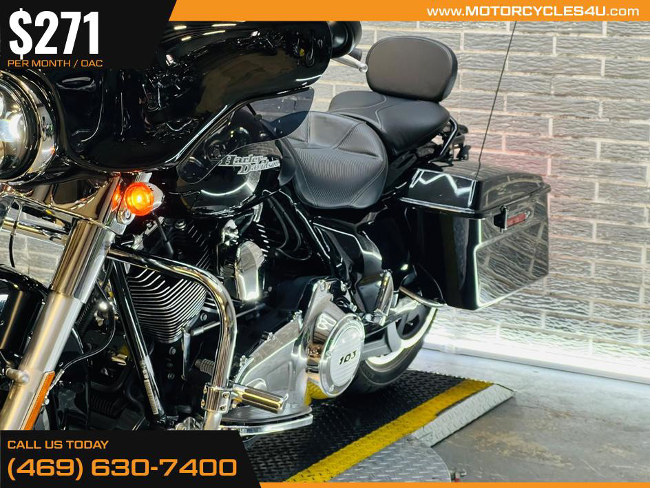 Street Glide®