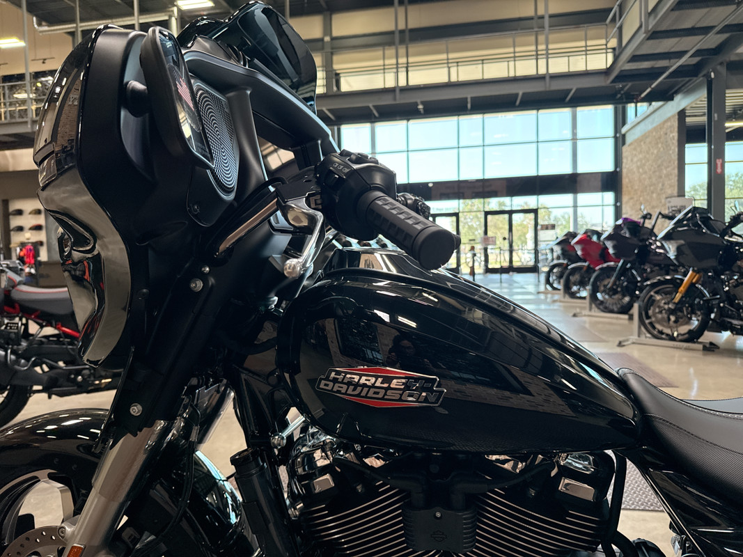 Street Glide®