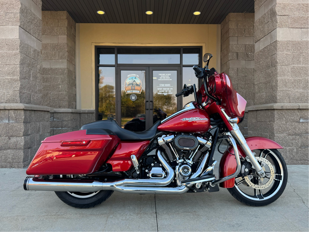 Street Glide®