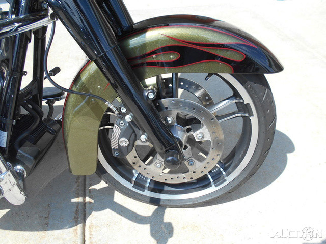Street Glide®