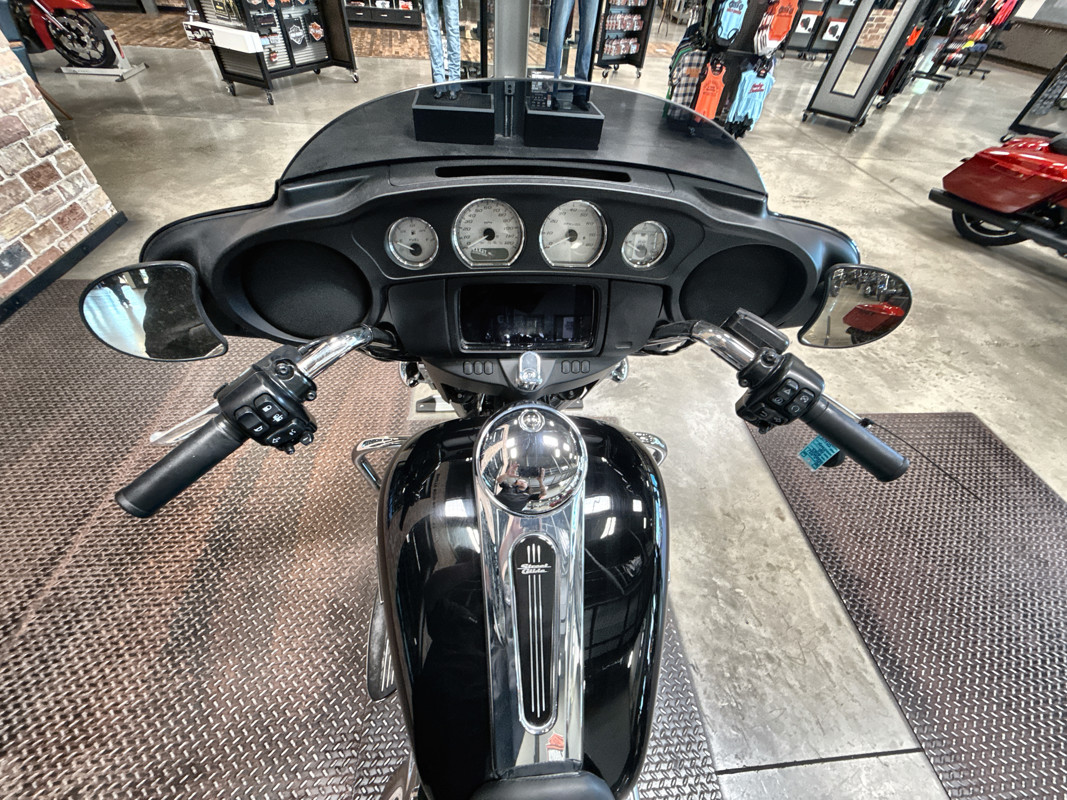 Street Glide®