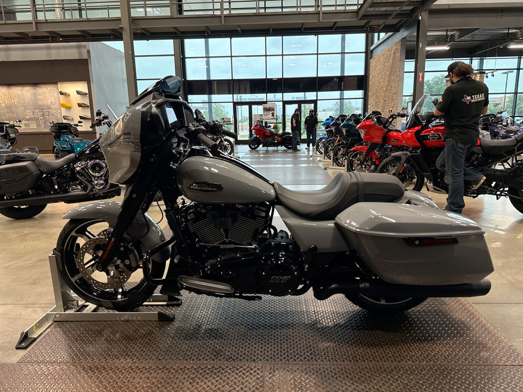 Street Glide®