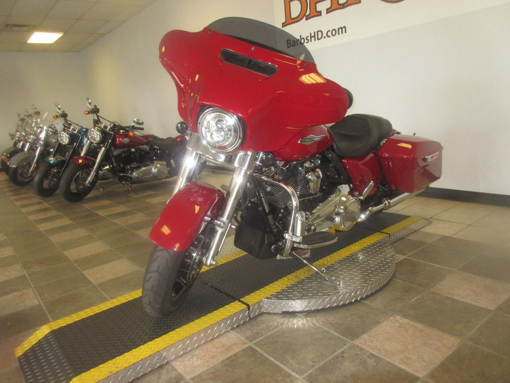Street Glide®
