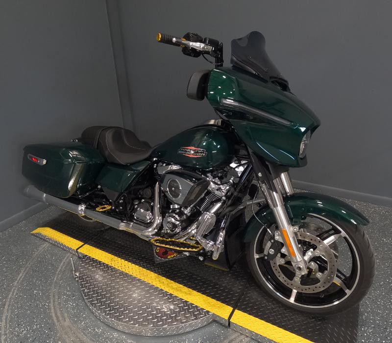 Street Glide®