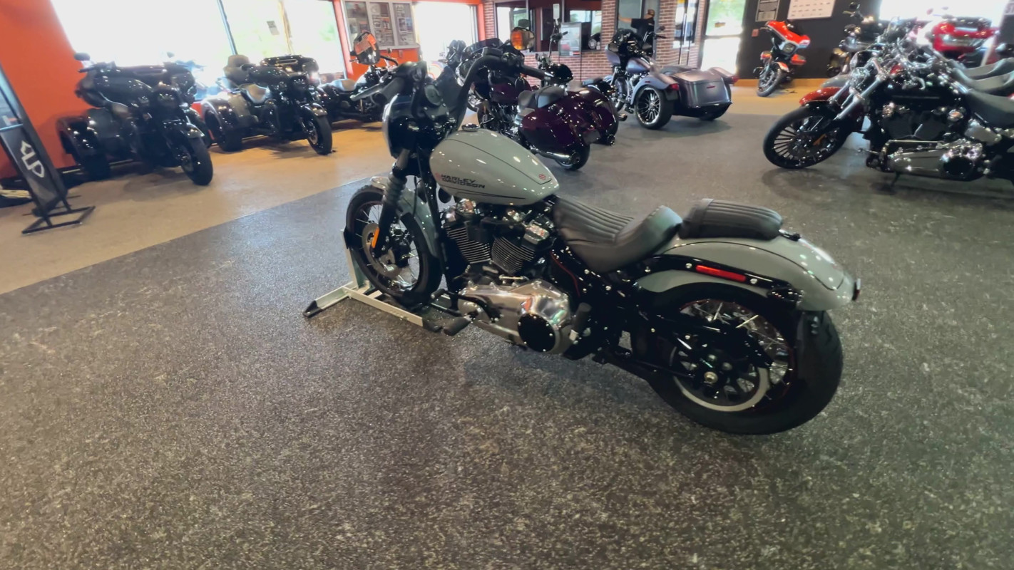 Street Bob®