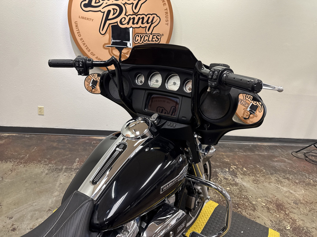 Street Glide®