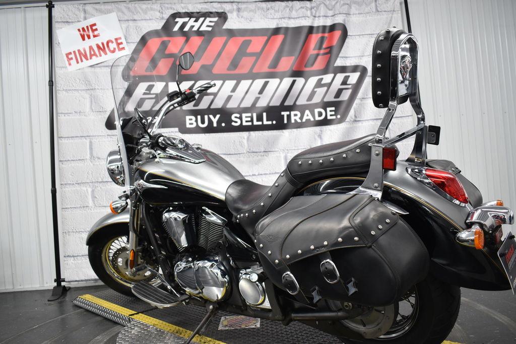 Vulcan 900 Classic LT