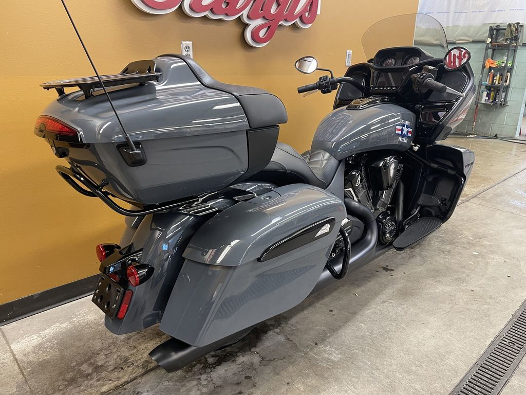 Pursuit Dark Horse