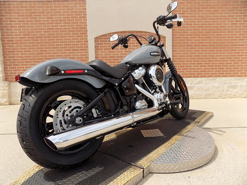 Street Bob®