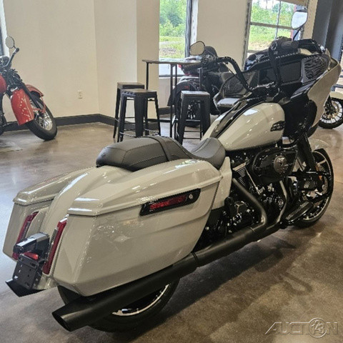 Road Glide®